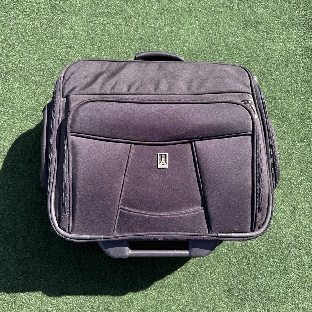 Travelpro Crew 6 Softside Lightweight Rolling Underseat‎ Tote Carry-On Luggage